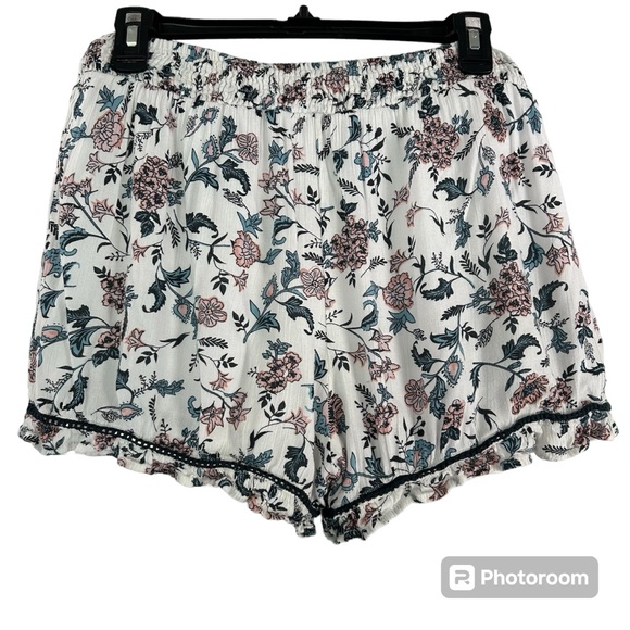 Charlotte Russe Shorts, White w/Pink &Bkye Floral Pattern, size Medium - Picture 5 of 11